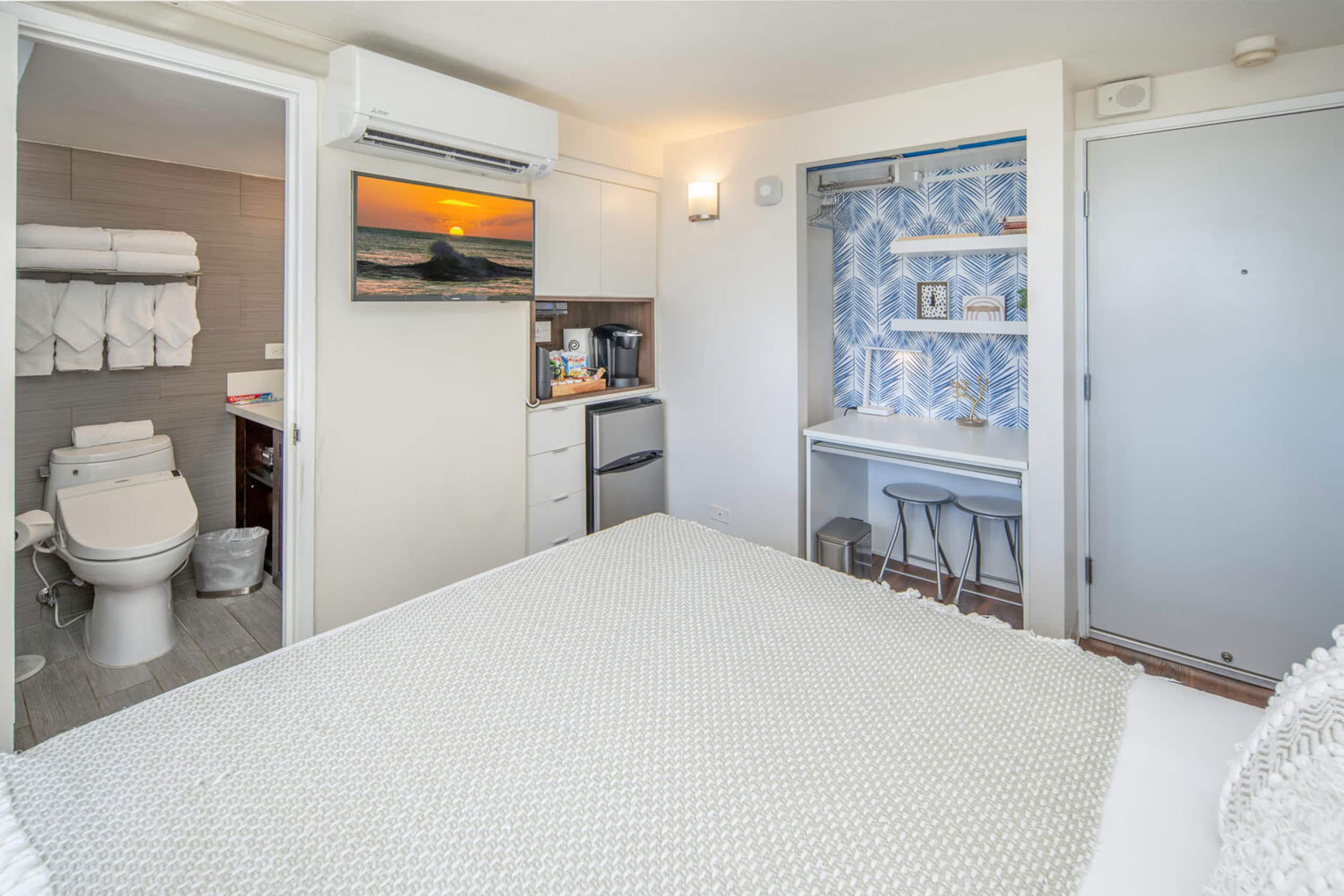 Ocean View Studio in Waikiki - Image 2