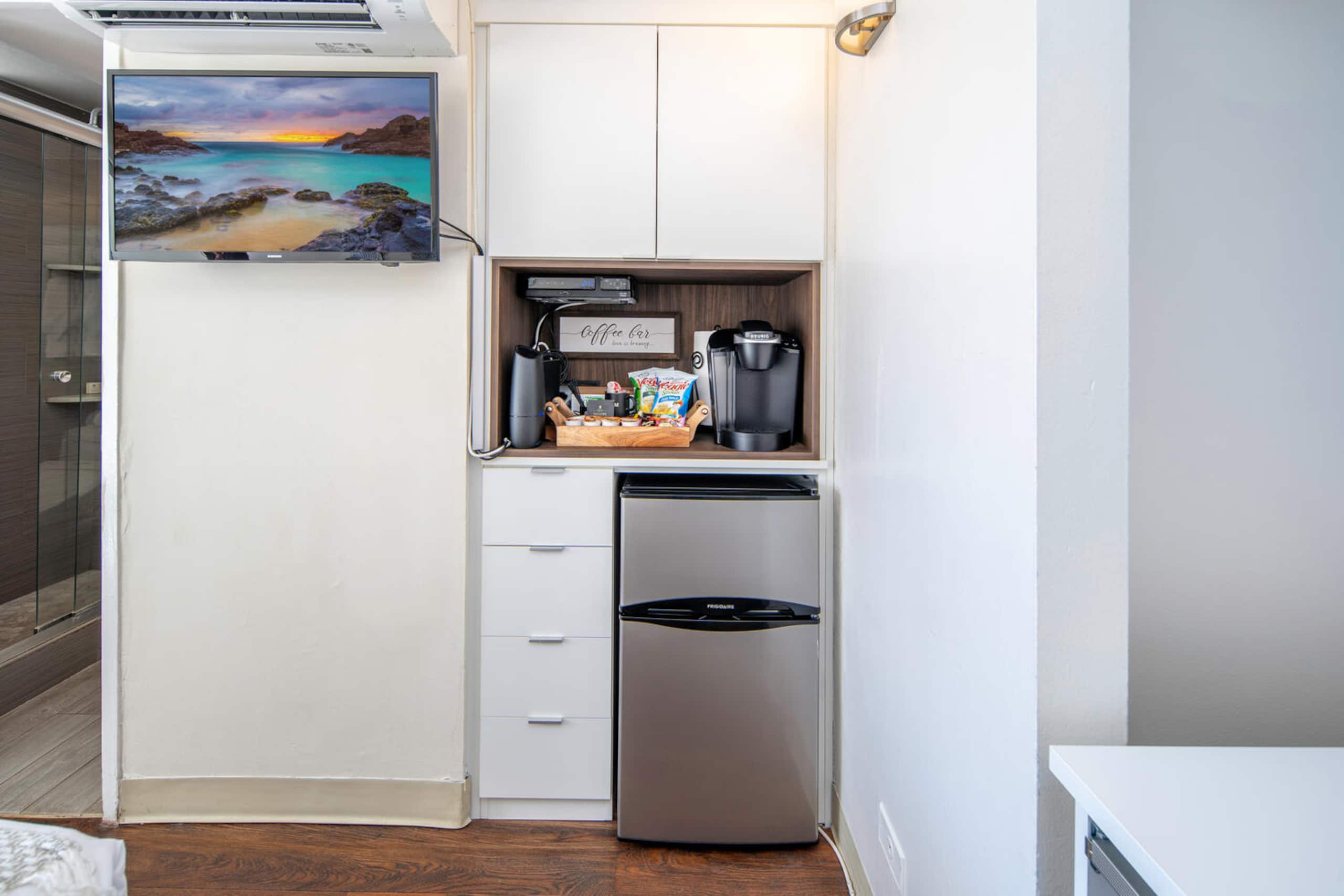 Ocean View Studio in Waikiki - Image 7