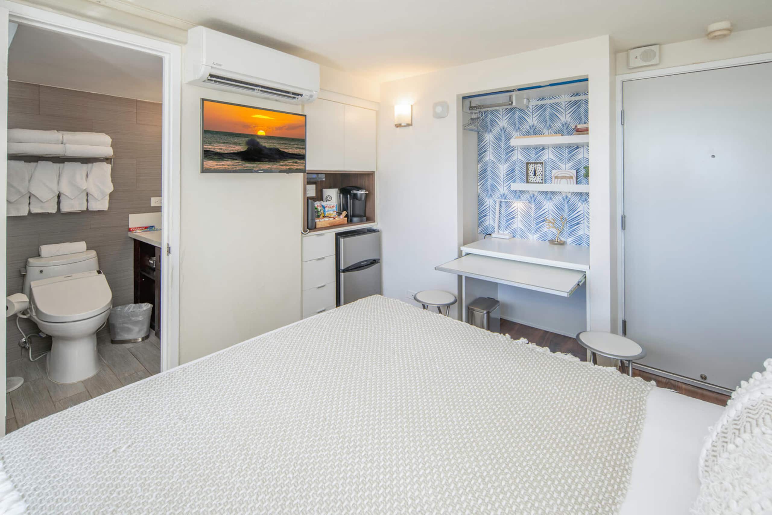Ocean View Studio in Waikiki - Image 3