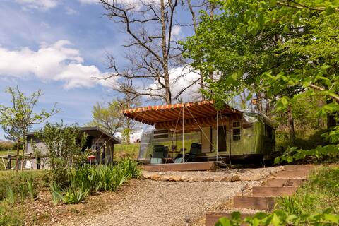 Natural Glamping in a Vintage American Caravan