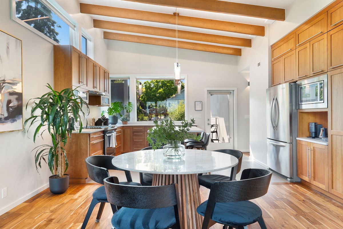 Top Floor Apartment
