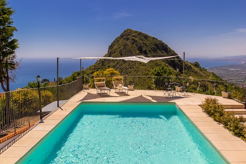 At home in Rumanu - Taormina