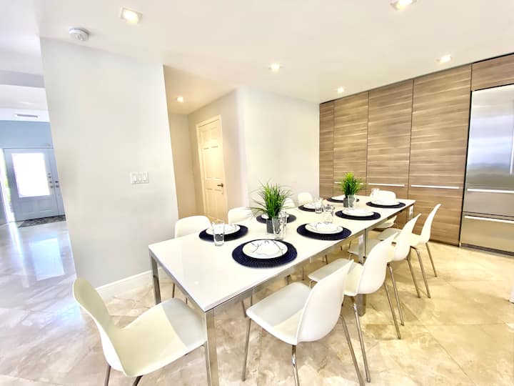 Beachwalk Villa with POOL 5 bed/3 bath Houses for Rent in Hollywood