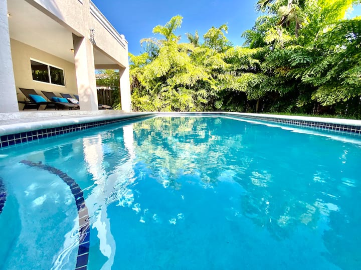 Beachwalk Villa with POOL 5 bed/3 bath Houses for Rent in Hollywood