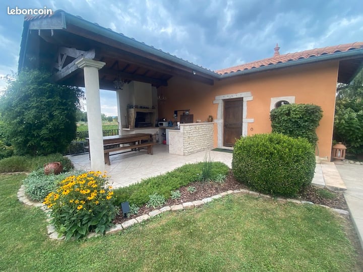 Monthieux Vacation Rentals Homes Auvergne Rhone Alpes France Airbnb