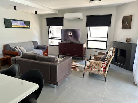 Airbnb em destaque: House with pool on Jurerê In beach em Jurere Oeste
