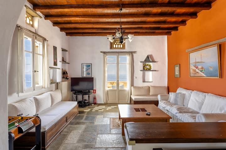 1st floor living room