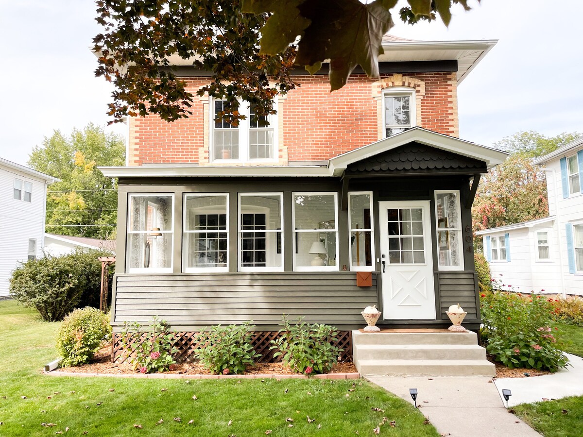 Old Reliable Historic Brick House Houses for Rent in Decorah, Iowa