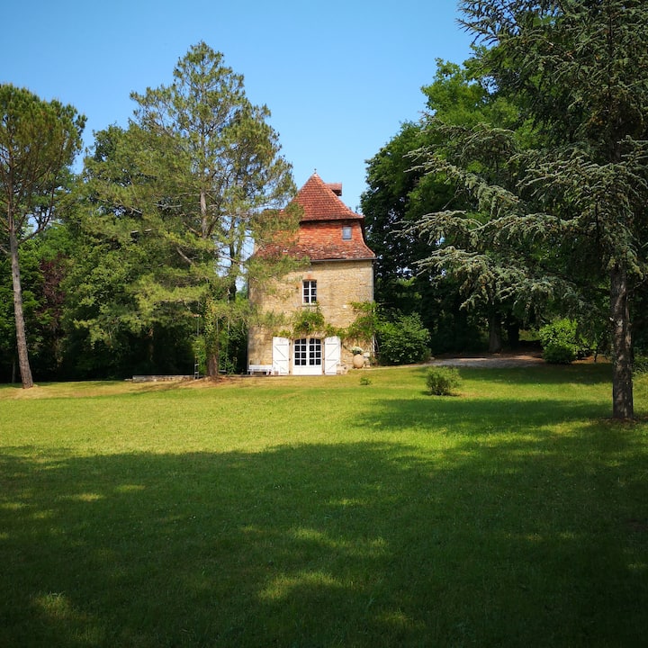 airbnb tour de faure