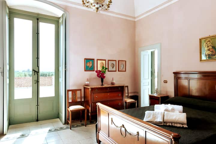 Master bedroom ‘Castel del Monte’ - Camera padronale ‘Castel del Monte’