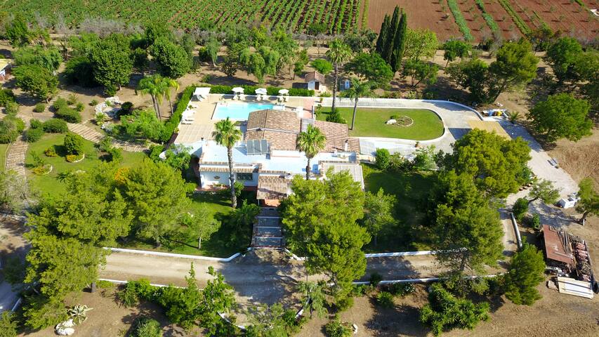 Villa Vetti with swimming pool gallery image 2