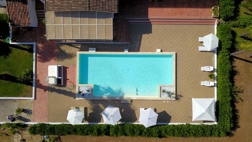 Villa Vetti with swimming pool gallery image 4