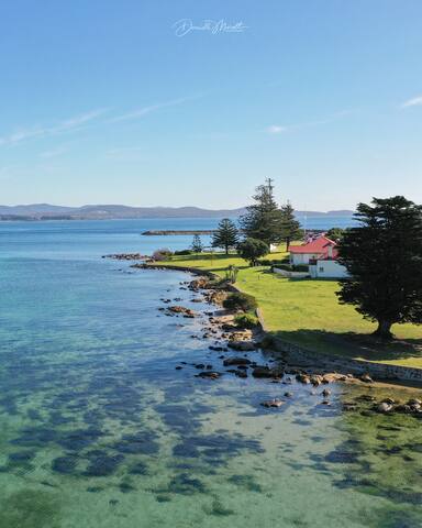 The Original School House – waterfront Low Head gallery image 5