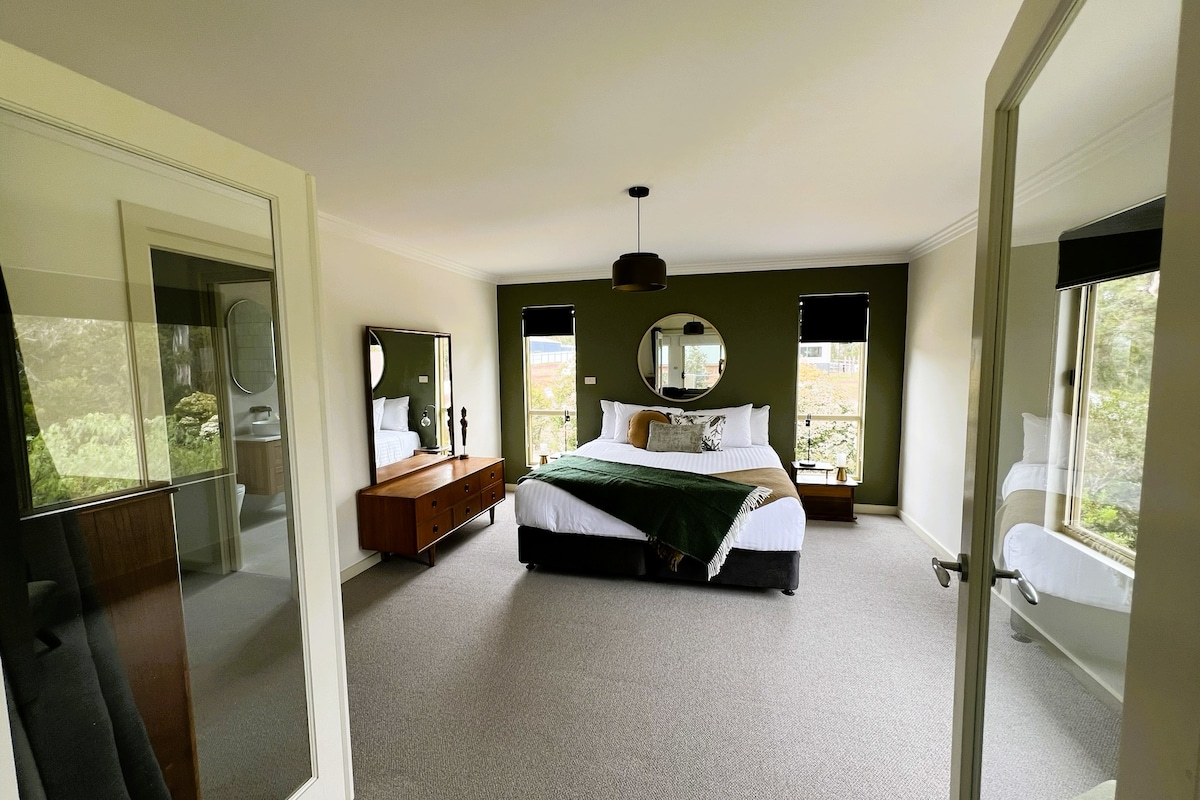 סוויטה מודרנית עם חדר שינה קינג