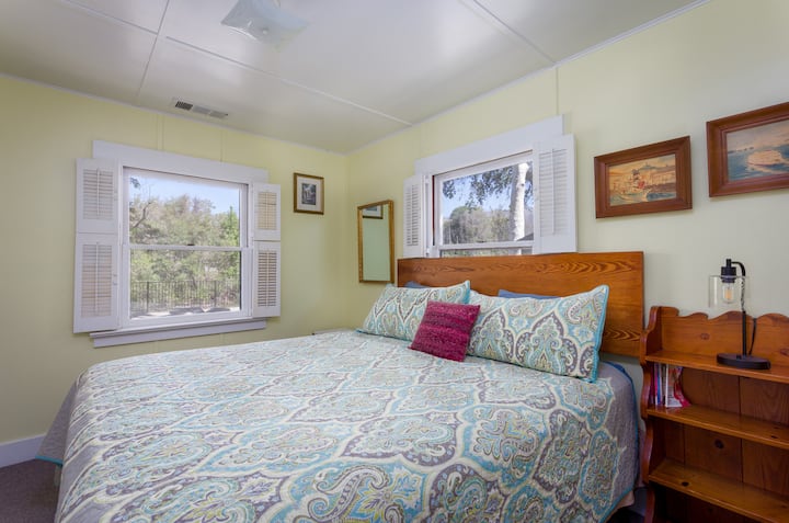 საძინებელი 1