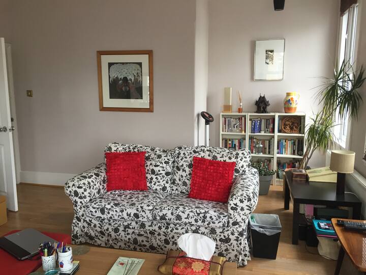 Super Flat In Tooting Bec, SW17 Apartments for Rent in Greater London