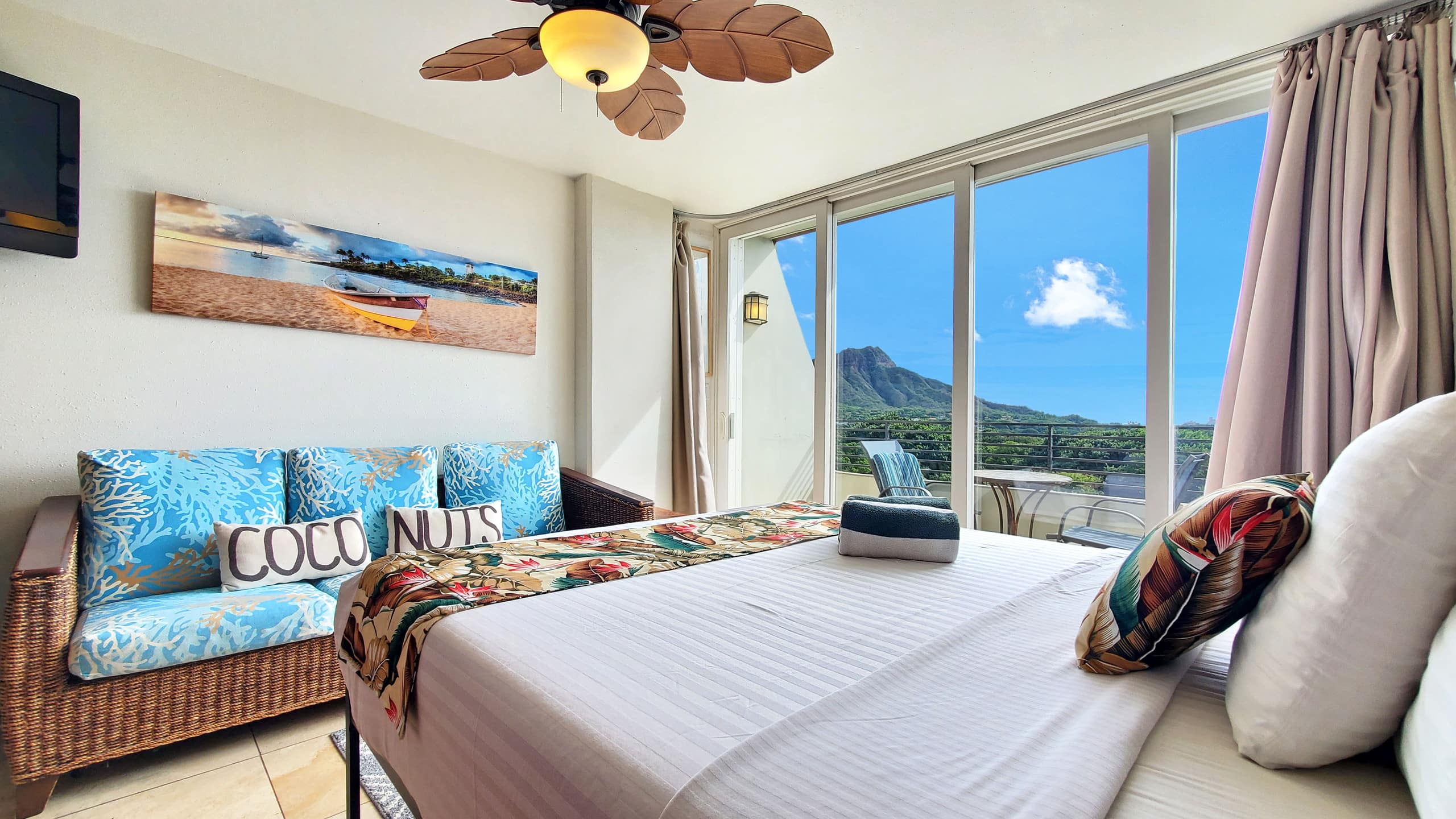 Condo in Honolulu · ★4.66 · Studio · 1 bed · 1 private bath - Image 28