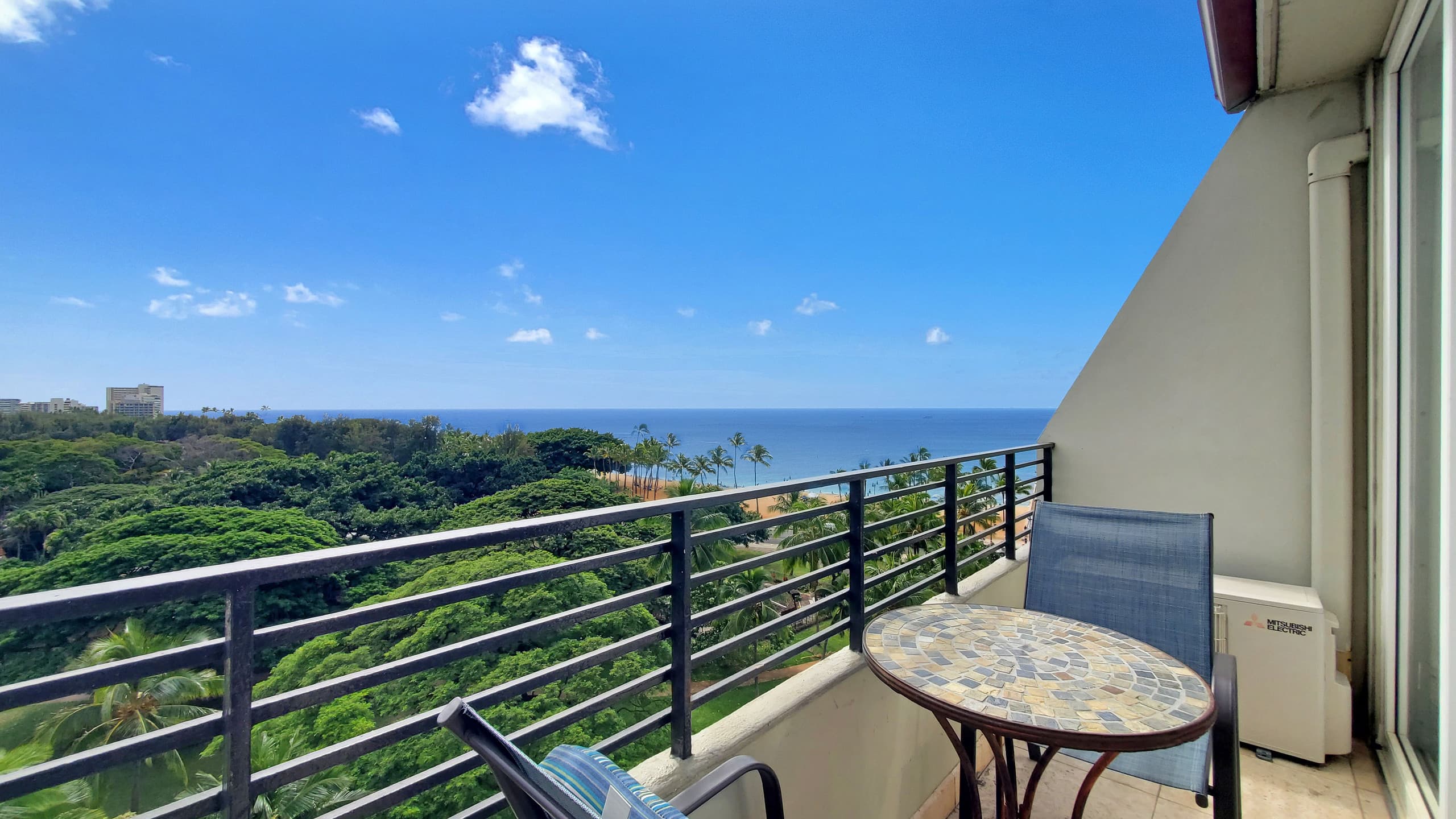 Condo in Honolulu · ★4.66 · Studio · 1 bed · 1 private bath - Image 13