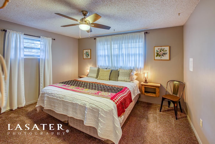 Third Bedroom, Master with King size bed, large flat screen TV with streaming channels. Bath connected