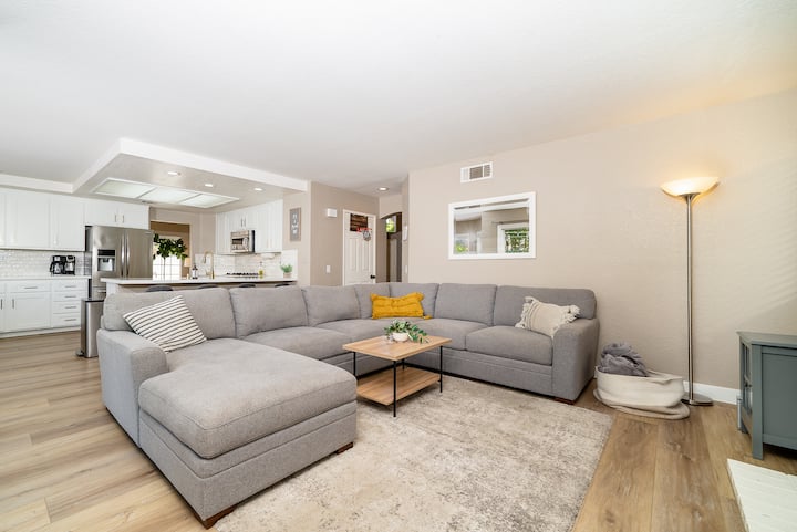 Spacious Paradise - Legoland, Spa, Game Room, Gym! - Carlsbad, CA