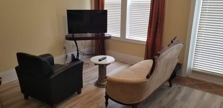 Modern Stay In Historic Wilmington - Wilmington, NC