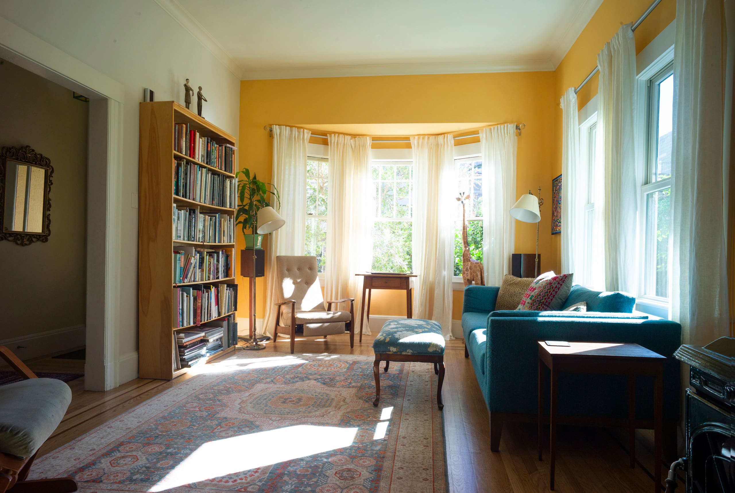 Home in San Francisco · ★4.9 · 6 bedrooms · 8 beds · 2 baths - Image 3
