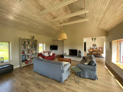 Spacious home, ideal for relaxing-Heart of Ireland