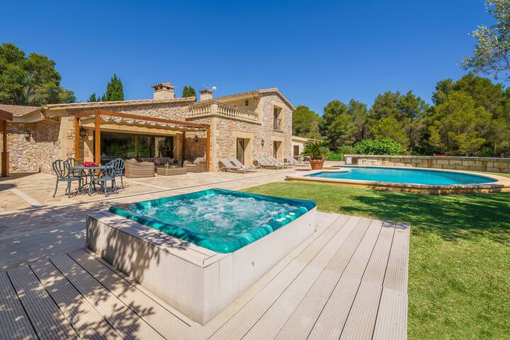 Villa Casa del Pinaret with private swimming pool. gallery image 3