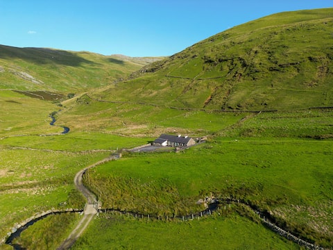 Crashpad Lodges at Yr Helfa - Yr Wyddfa / Snowdon