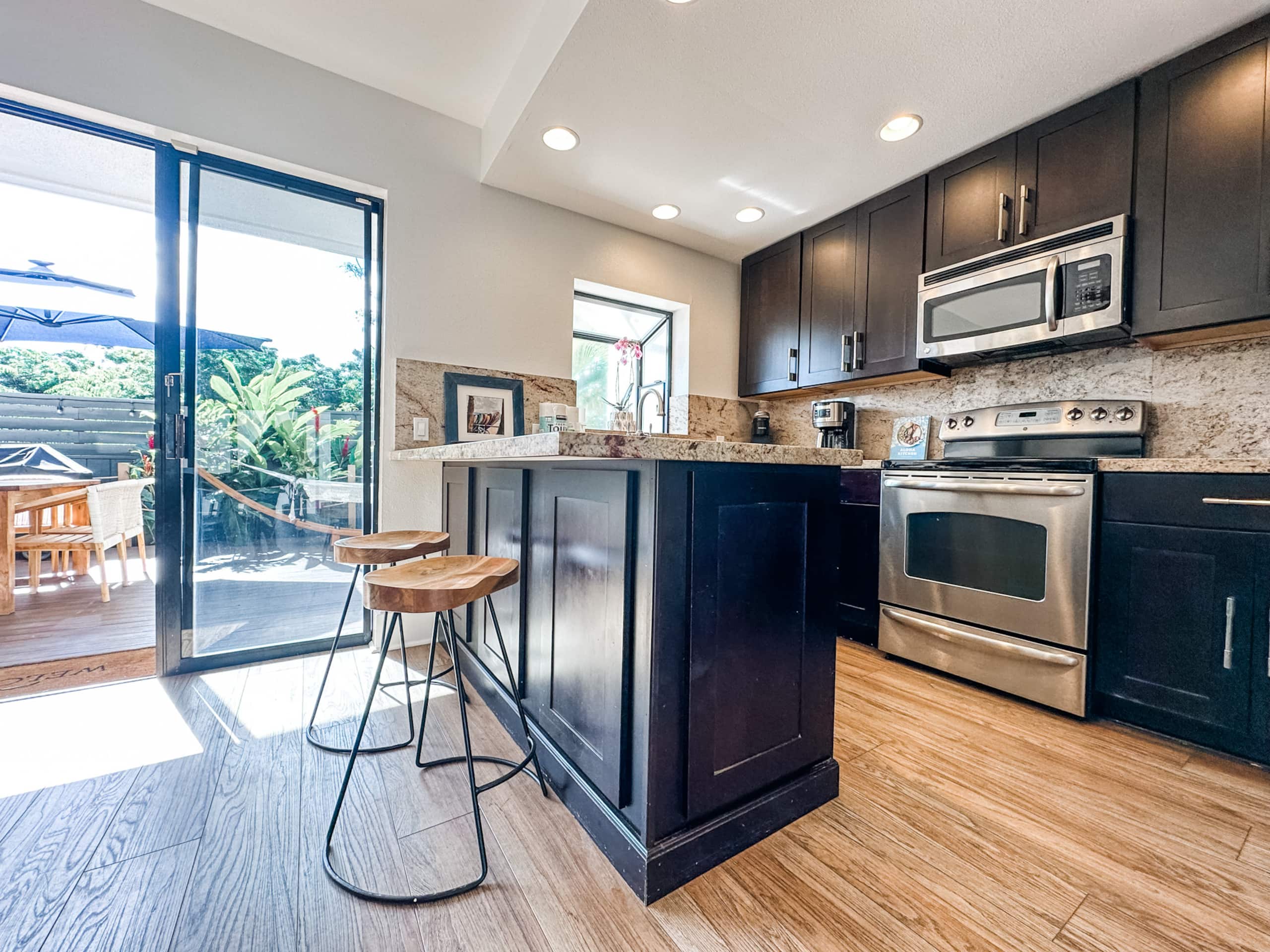 Townhouse in Lahaina · ★4.88 · 3 bedrooms · 4 beds · 2.5 private baths - Image 5