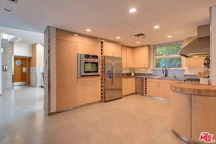 Venice Modern Sanctuary! gallery image 4