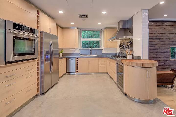 Venice Modern Sanctuary! gallery image 3