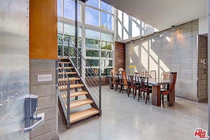 Venice Modern Sanctuary!