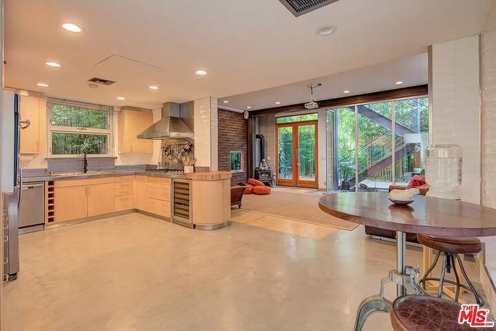 Venice Modern Sanctuary! gallery image 2