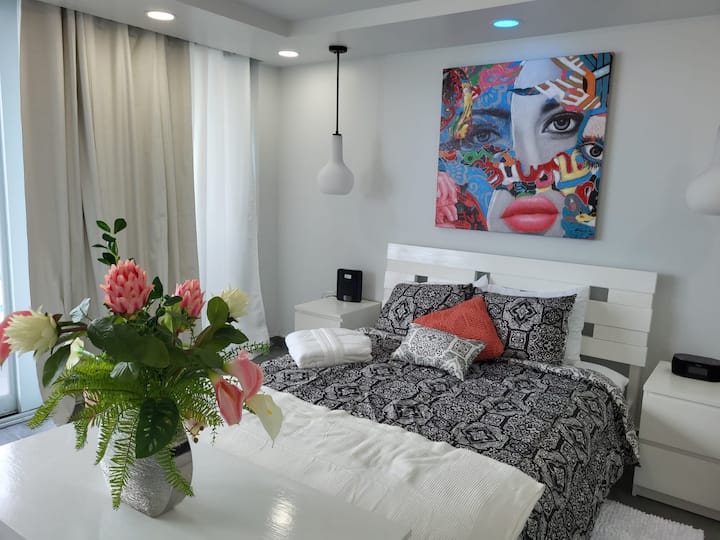 Instagram-worthy studio with queen bed