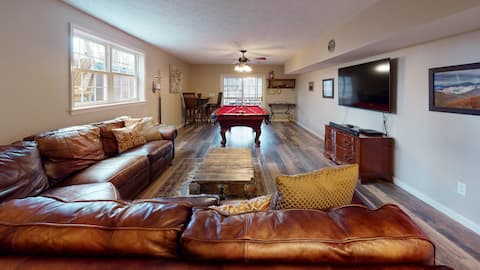 6 Bedroom Mass. Home close to Shenandoah Nat. Park