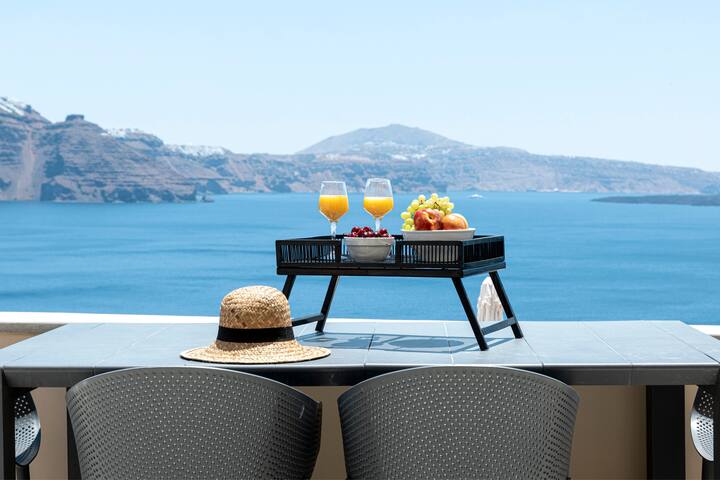 The Caldera View villa in Oia with Hot Tub gallery image 3