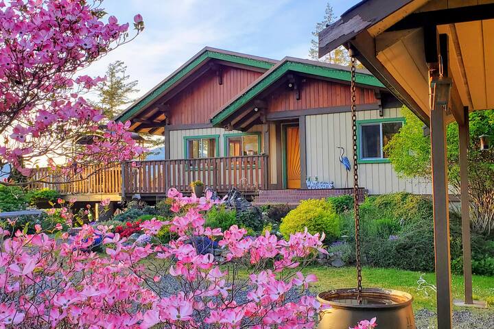 Architect Designed And Decorated Waterfront House