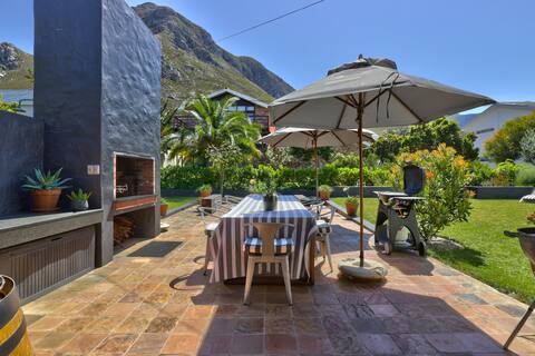 Trendy Voëlklip friends-and family getaway