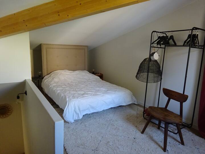 dhomë gjumi dopio me pjerrësi