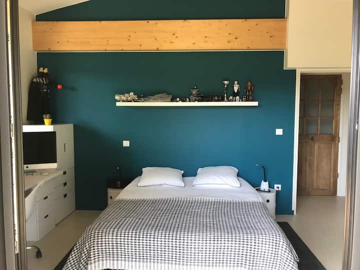 një dhomë gjumi dopio bruz