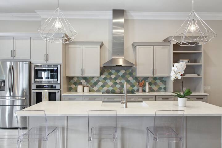 Luxury Uptown/ Garden District Loft gallery image 5