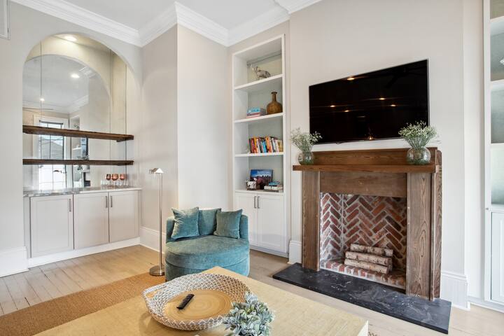 Luxury Uptown/ Garden District Loft gallery image 3