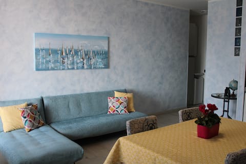 Proprietà Airbnb di successo: "Blu Panorama" viewpoint on Lake Como a Varenna