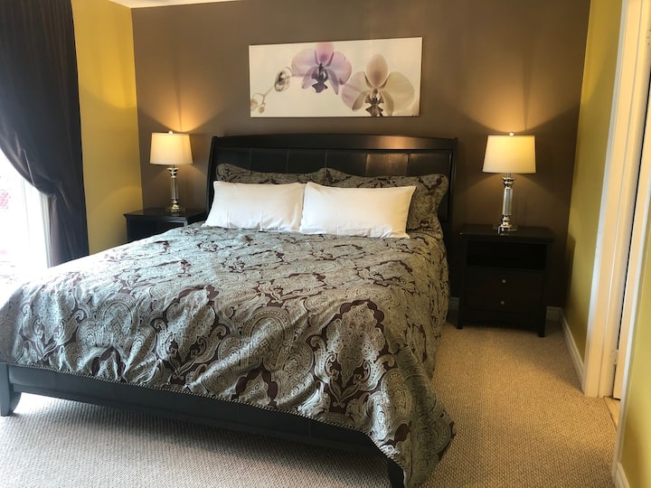 Top 9 Airbnbs With Pool In NiagaraontheLake, Canada Updated 2024