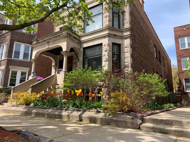 Large 3BD/2.5 BA by Lakefront – Long stays welcome