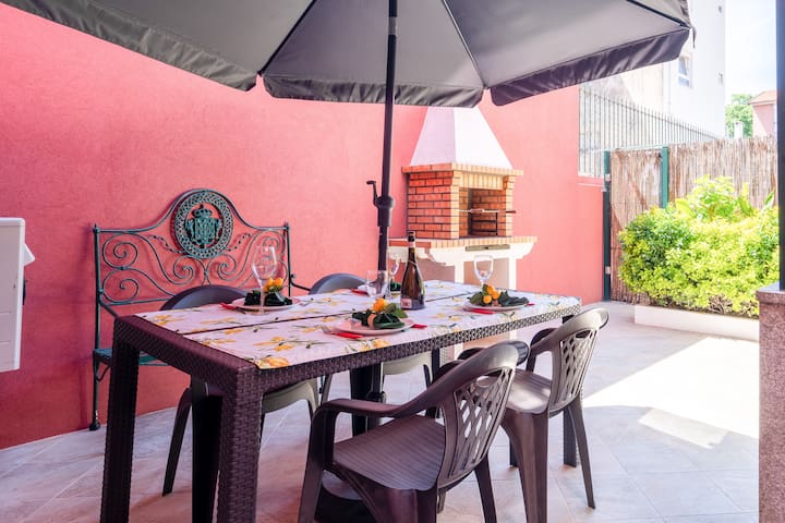 Best House Center – with Garage Parking