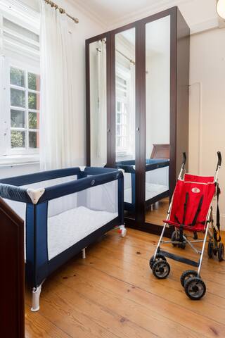 Best House Center – with Garage Parking gallery image 5