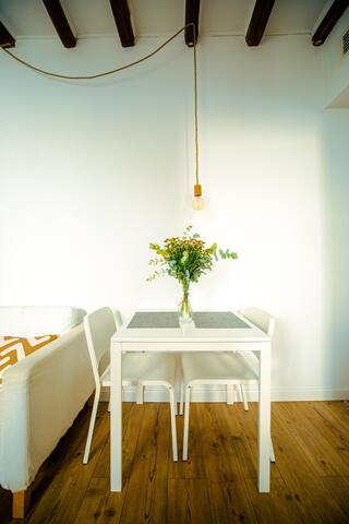 Dúplex diáfano en Malasaña. Luminoso y silencioso gallery image 5