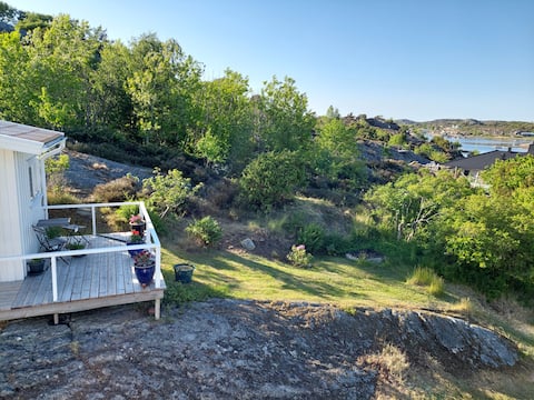 Top Airbnb: Beachfront cottage in Kyrkesund on western Tjörn in Tjörn